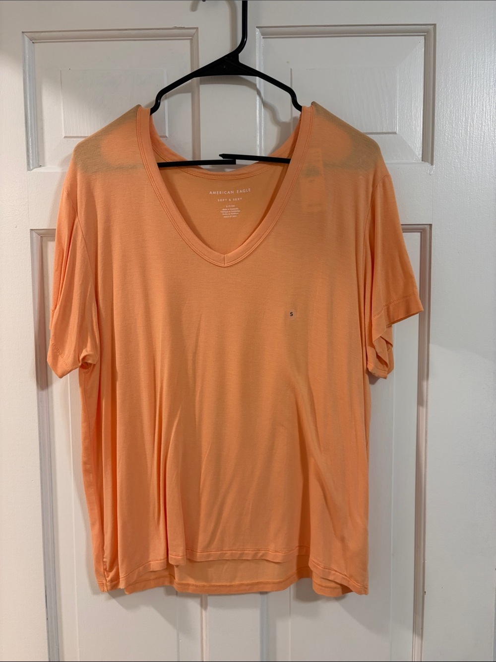 American Eagle Outfitters Women's V-Neck Tee